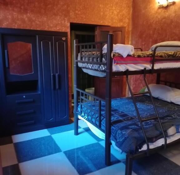 اتاق خانوادگی, Vihara Hostel