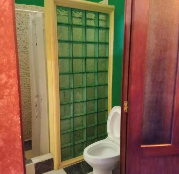 اتاق خانوادگی, Vihara Hostel