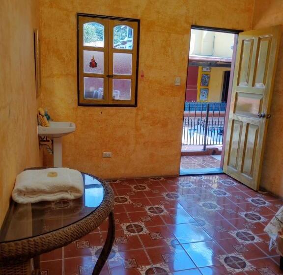 اتاق استاندارد یک تخته با سرویس بهداشتی مشترک, Vihara Hostel