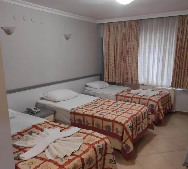 Standard Kolmen Hengen Huone, Otel Defne
