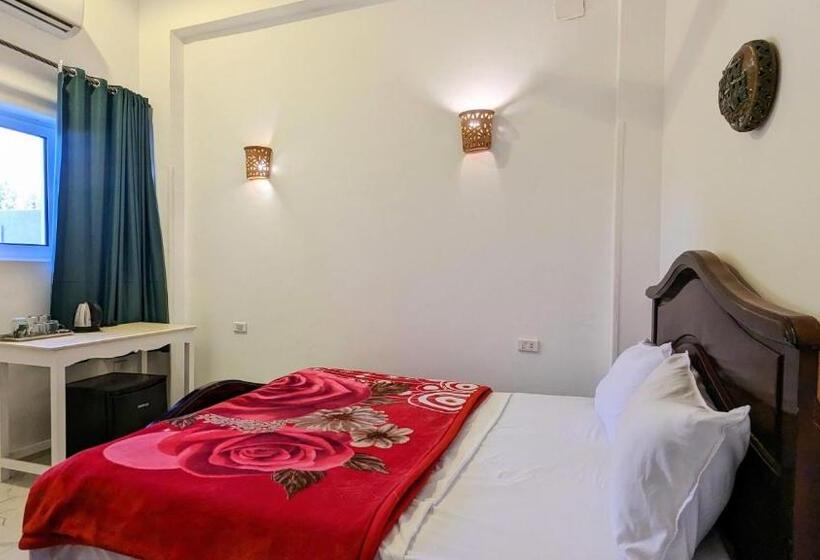 デラックスルーム, Yasmine Guest House