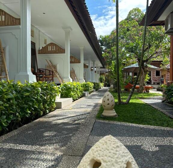 Suíte Vista Jardim, Tiga Naga Villa