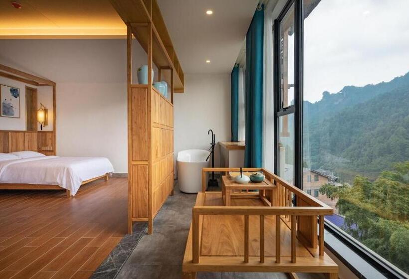 חדר סטנדרט עם מרפסת, Zhangjiajie Qiquan Vacation B&b