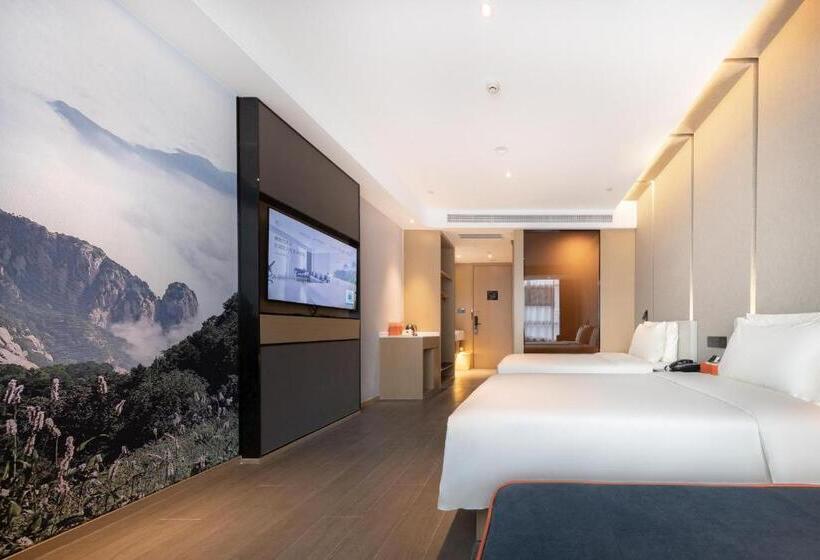 Номер Superior, Atour Hotel Taian Taishan Internation Convention And Exhibition Center