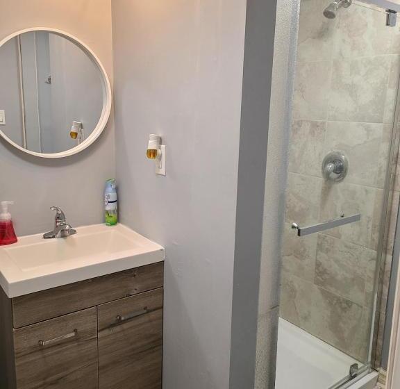 Семейный Номер Совместный Санузел, Downtown Ottawa Spacious Room Accommodation