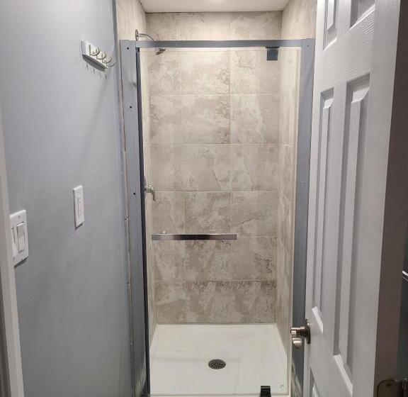 غرفة عائلية حمام مشترك, Downtown Ottawa Spacious Room Accommodation