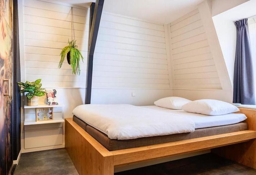 اتاق استاندارد سه نفره, Bunk Hostel Utrecht