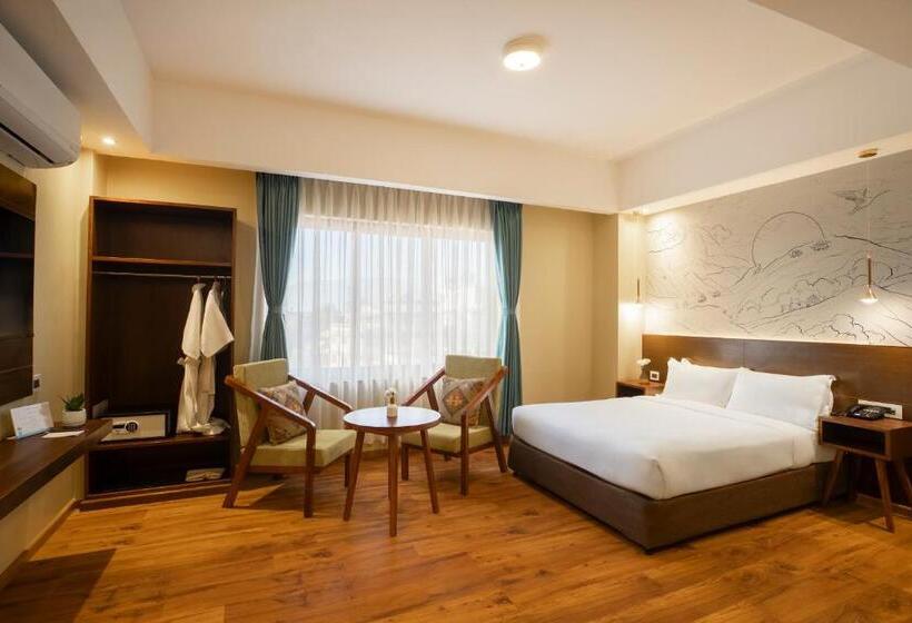 استودیوی لوکس, Atisha