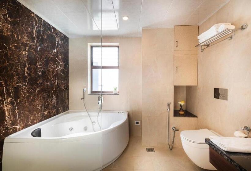 1 Bedroom Penthouse Apartment, Atisha