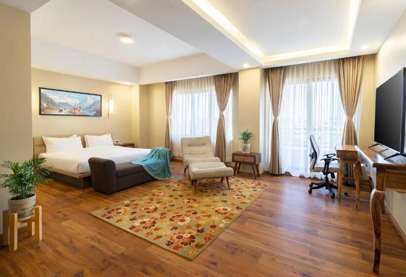 1 Bedroom Penthouse Apartment, Atisha