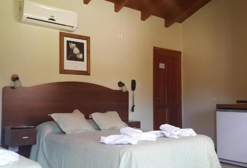 اتاق استاندارد چهار تخته, Del Infinito