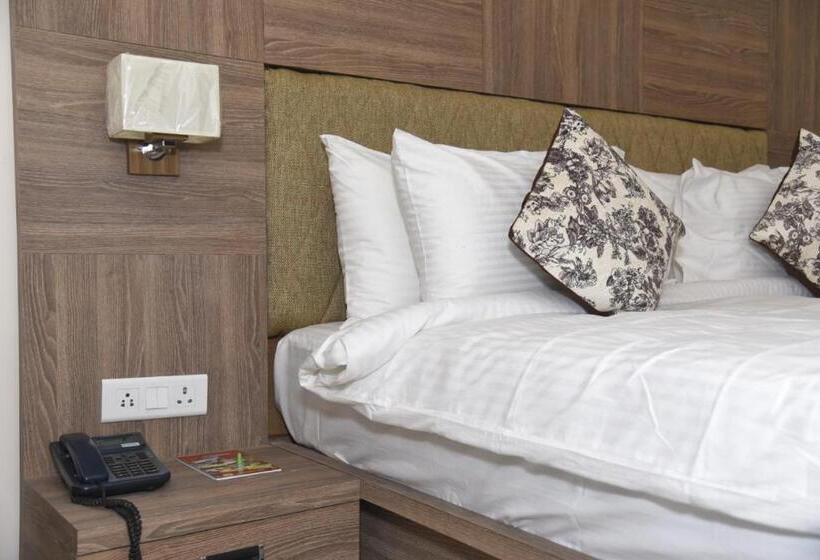 디럭스 룸, Variety Inn