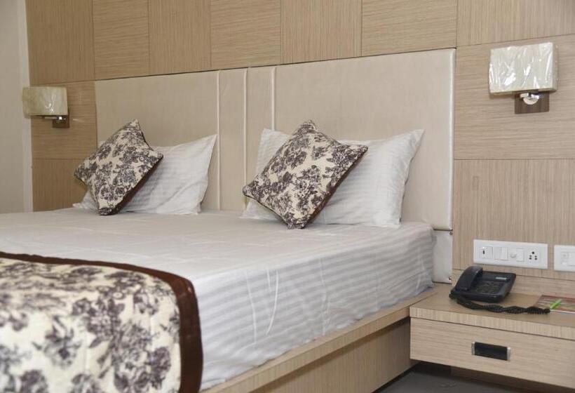 Номер Deluxe, Variety Inn