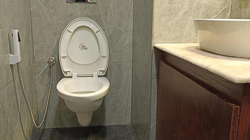 디럭스 룸, Variety Inn