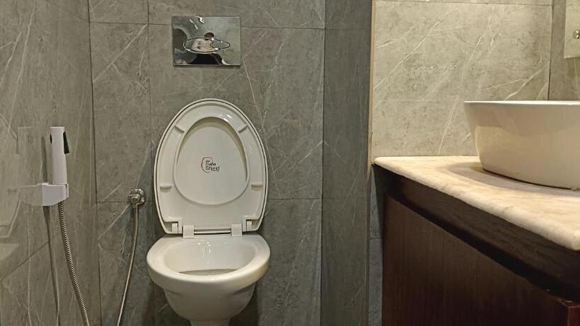 디럭스 룸, Variety Inn