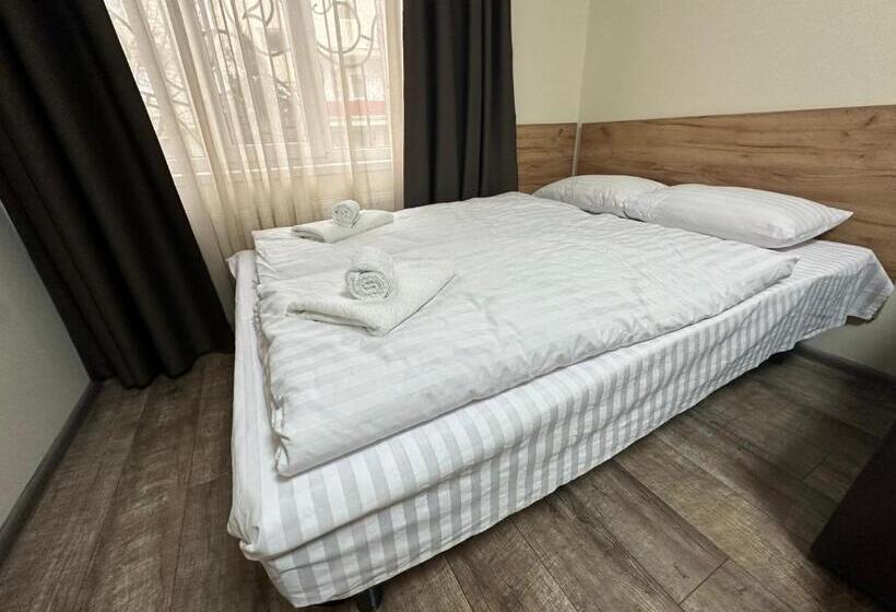 Четырехместный Номер Стандарт, Modern Apartments Uzhgorod