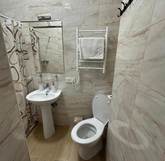 اتاق استاندارد چهار تخته, Modern Apartments Uzhgorod