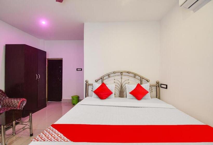 Трехместный Номер Deluxe, Hotel O Mango Leaf Hotel & Restaurant