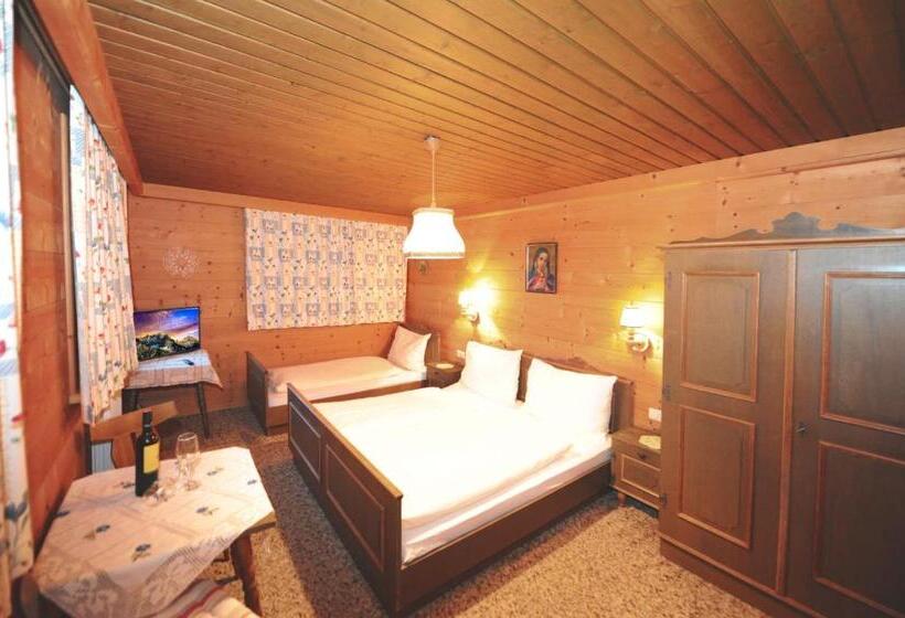 اتاق استاندارد سه نفره, Riederhof