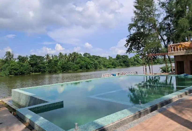 Sviitti Jokinäkymä, Damodar River Retreat, Uluberia