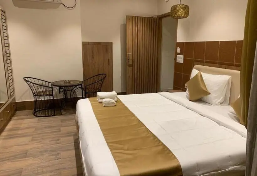 Sviitti Jokinäkymä, Damodar River Retreat, Uluberia