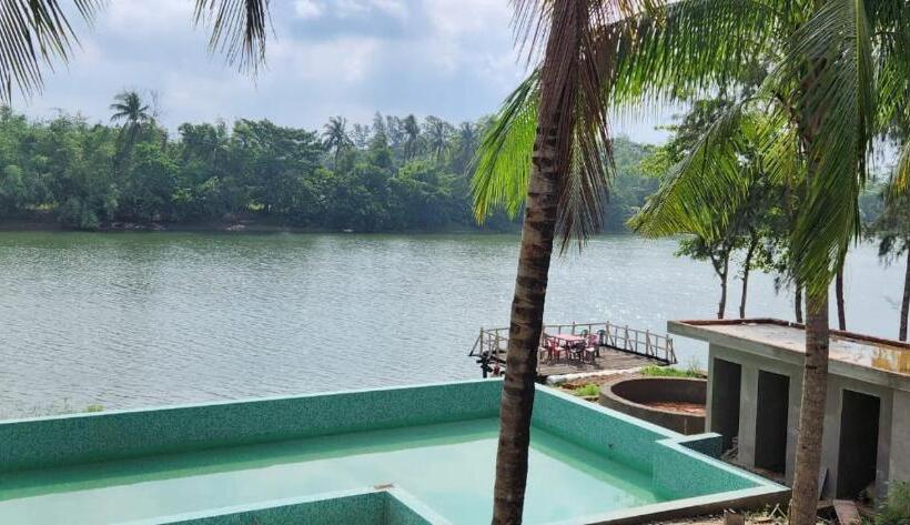 סוויטה עם נוף לנהר, Damodar River Retreat, Uluberia