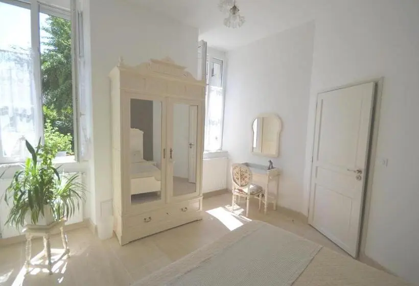 Deluxe-huone, Chambre D Hôtes à Toul Centre Ville Avec Parking Privé