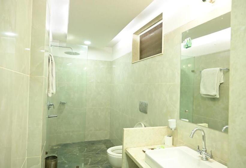 Полулюкс Повышенной Комфортности, Blue Lagoon Resort