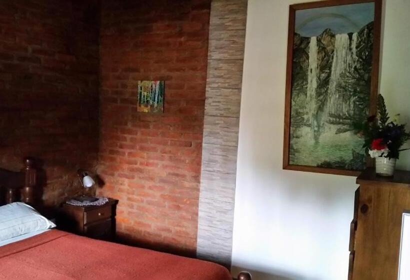 غرفة قياسية مطلّة علي حمام السباحة, Cabañas La Coca