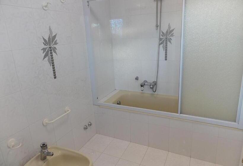 اتاق لوکس سه تخته, Casa Amrita, Yoga B&b