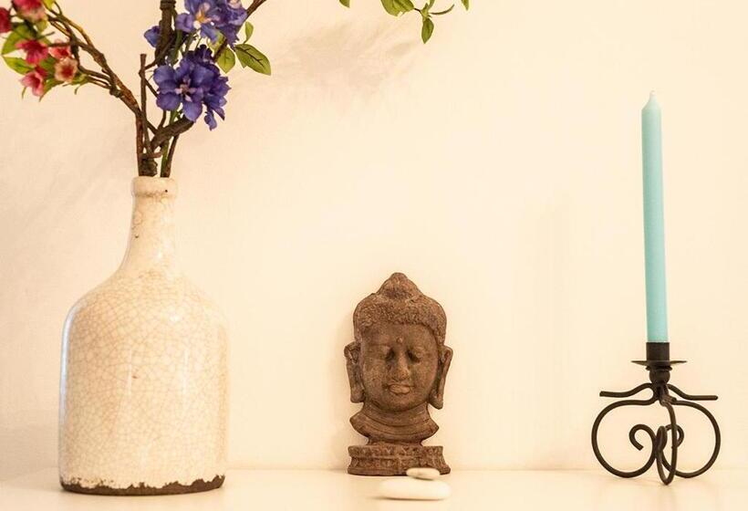 اتاق لوکس سه تخته, Casa Amrita, Yoga B&b