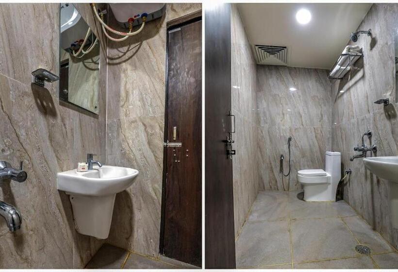 트리플 클래식 룸, Collection O Ulavacharu Hotels