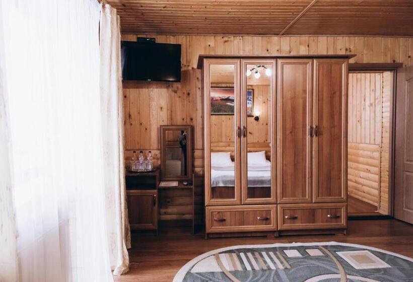 غرفة قياسية رباعية, новий