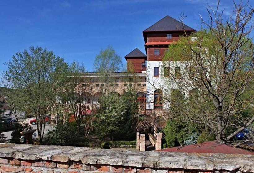 标准间带阳台, Adina Kurdějov