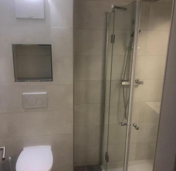 דירת חדר, Alpenland