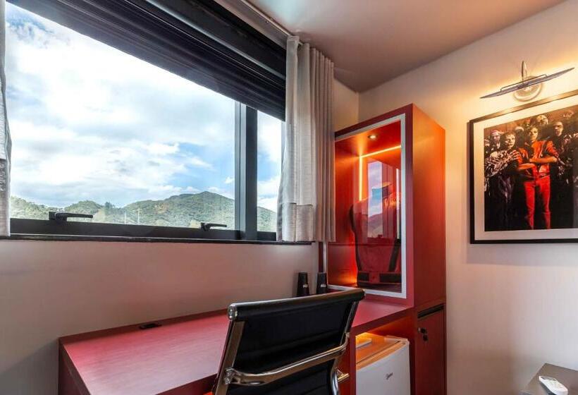 주니어 스위트, Elephant Office Brasil