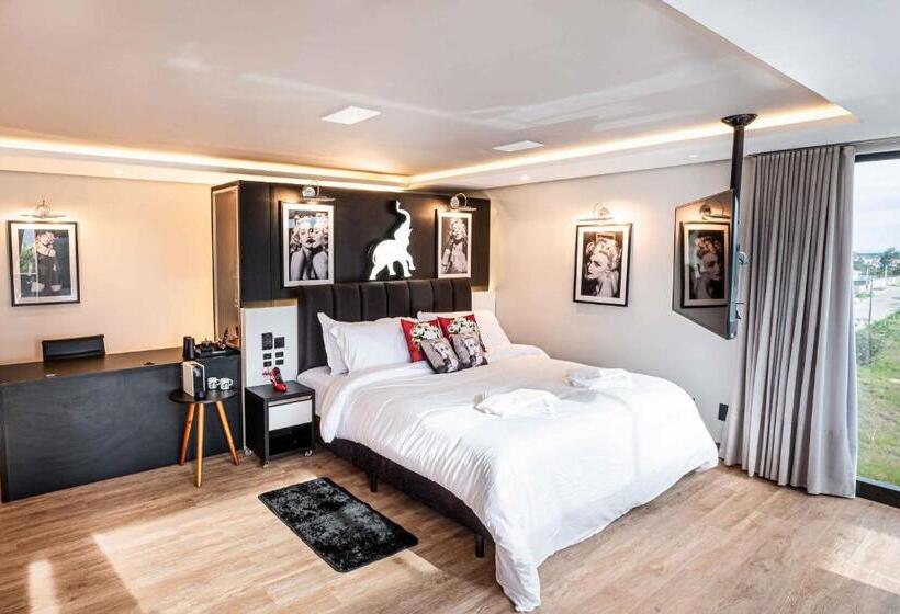 스탠다드 스튜디오, Elephant Office Brasil