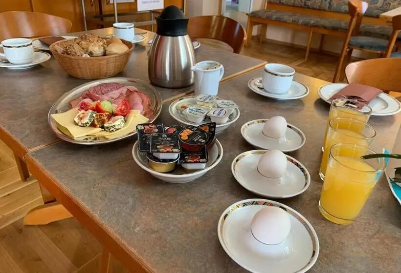 スタンダードトリプルルーム, Haus Rosenbaum Gruppenhaus Begegnungsstätte Pension