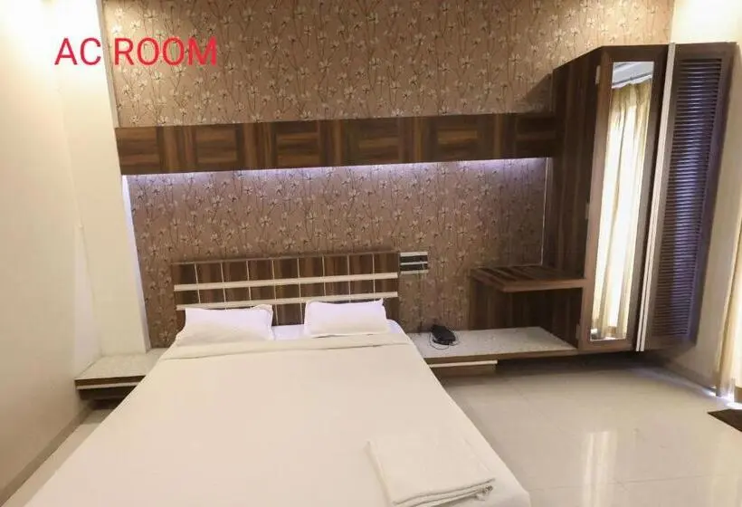 デラックスルーム, Sharveen Classic Inn