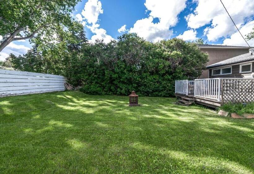 فيلا 4 غرف نوم, A Home By Chinook Mall And Heritage Park