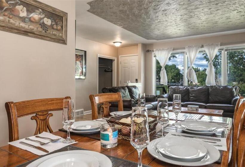 فيلا 4 غرف نوم, A Home By Chinook Mall And Heritage Park