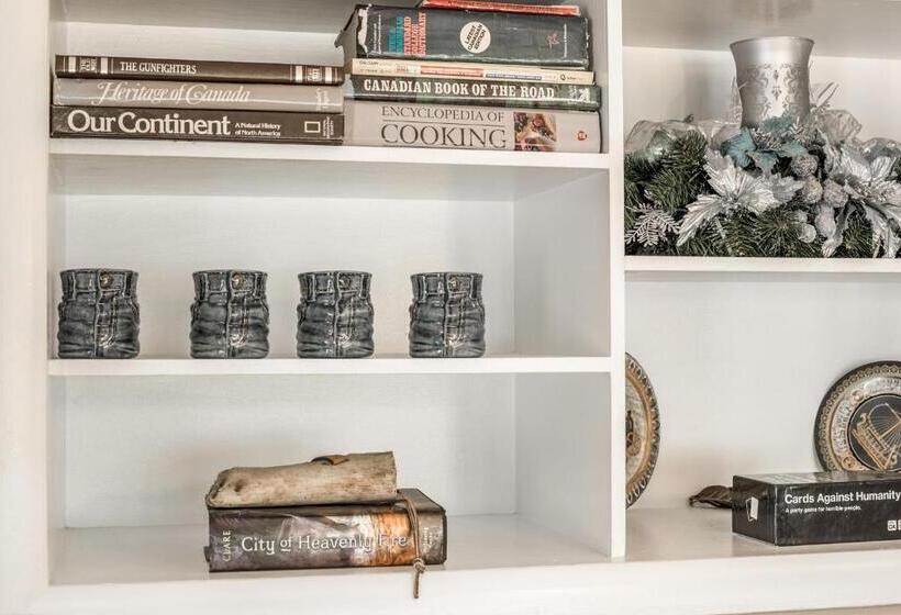 فيلا 4 غرف نوم, A Home By Chinook Mall And Heritage Park