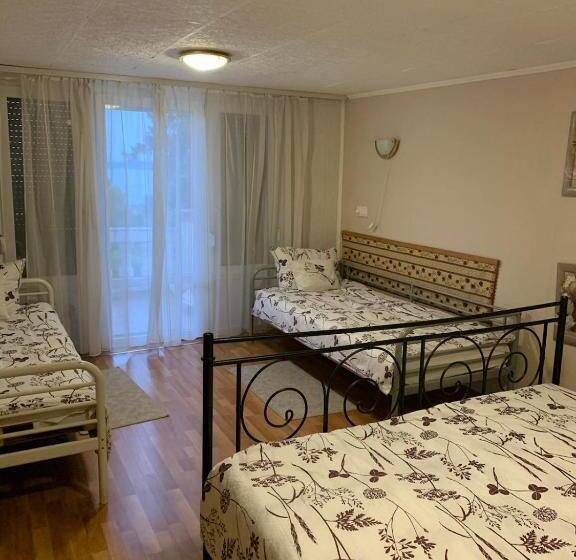 Standard Neljän Hengen Huone, Edit Villa