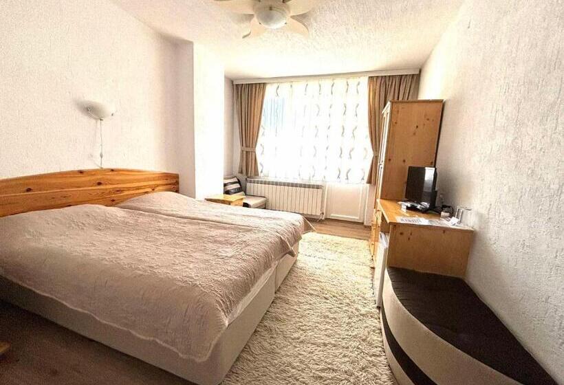 غرفة قياسية, Guest House Meraklii