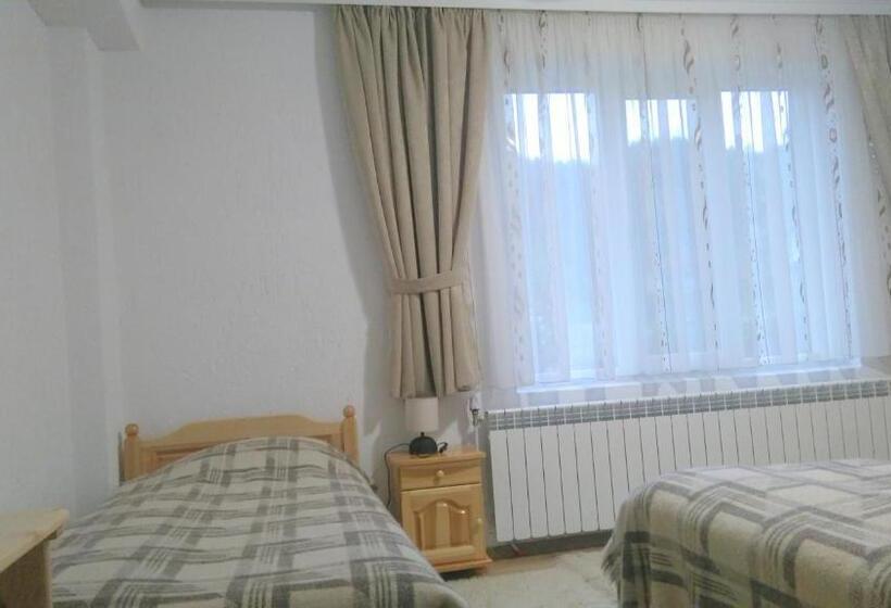 Четырехместный Номер Стандарт, Guest House Meraklii