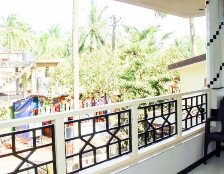 חדר דלוקס עם מרפסת, Little Nest