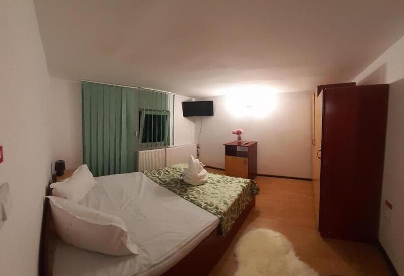 Номер Стандарт, Trei Brazi 39