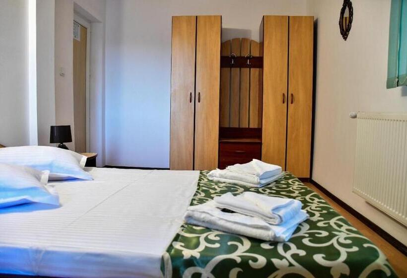 Номер Стандарт, Trei Brazi 39