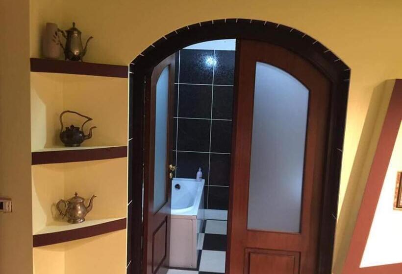 استودیوی لوکس, Vila Ella