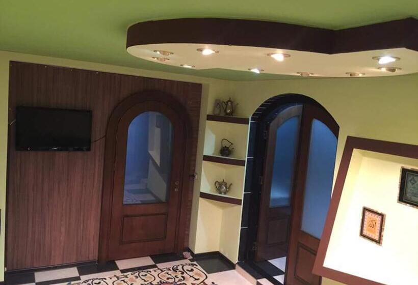 استودیوی لوکس, Vila Ella